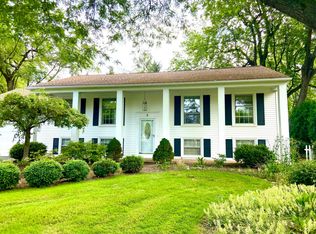 8 Buchanan Rd, Pittsford, NY 14534