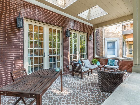 4th image of 5421 S Hyde Park Blvd