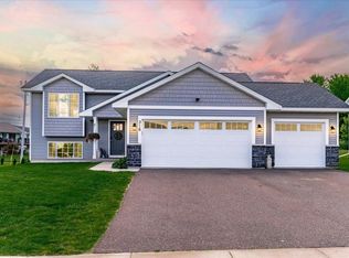 316 Dakota Ave, Roberts, WI 54023