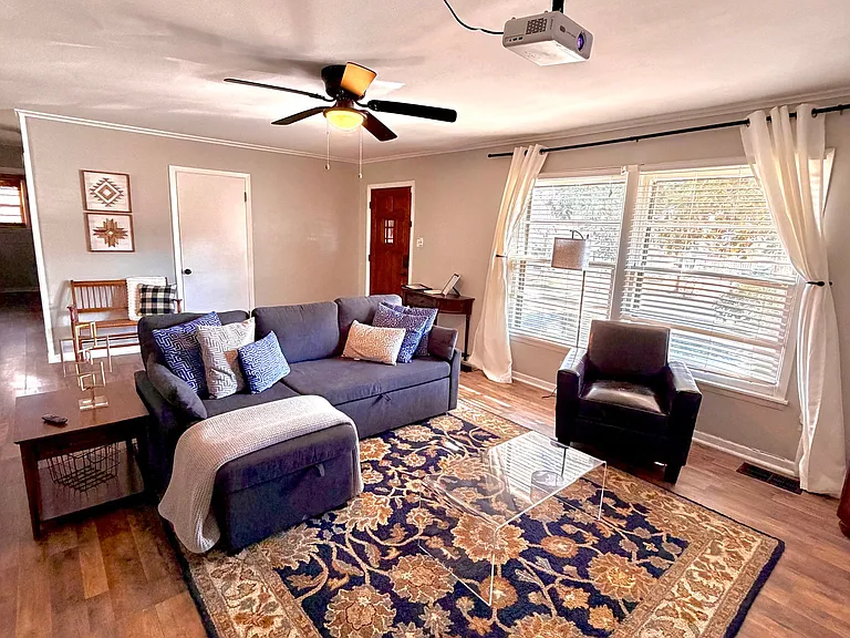 1422 Marian St — Photo 4