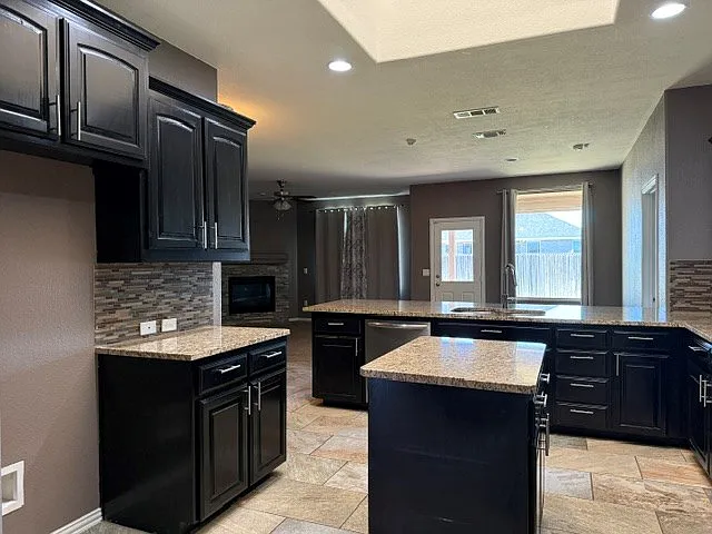 1513 San Miguel Ave — Photo 5