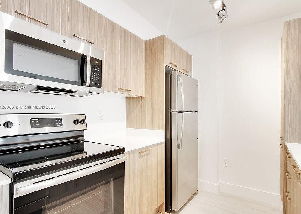 1st image of 1751 N Bayshore Dr #22J