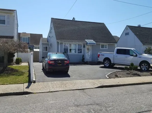 53 Evans Ave, Oceanside, NY 11572