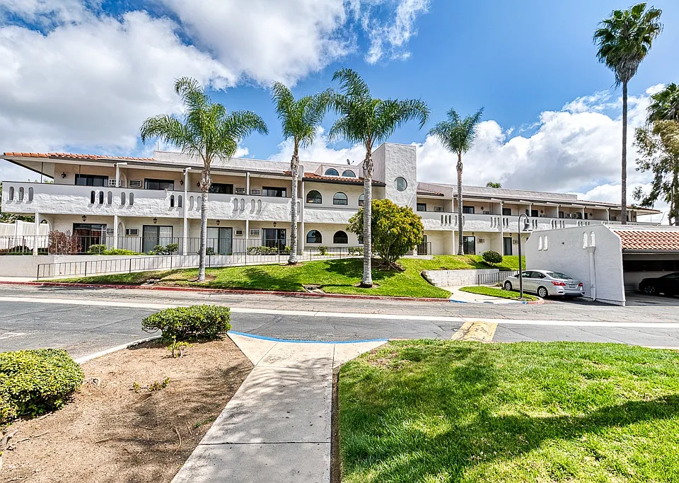 Altura Villas - 55+ Senior Apartments