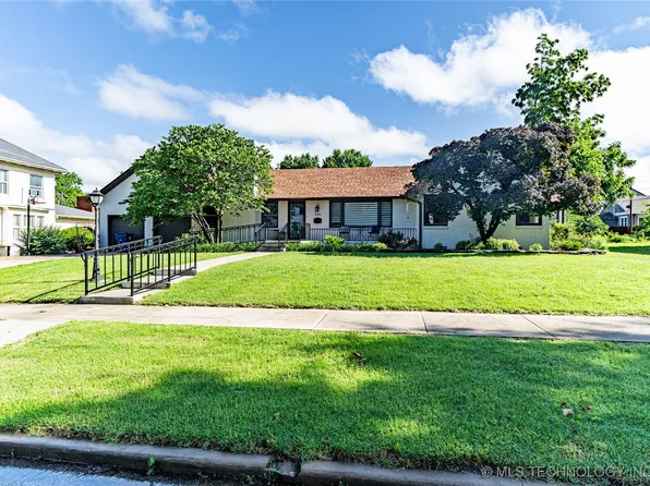 109 E 14th St, Pawhuska, OK 74056