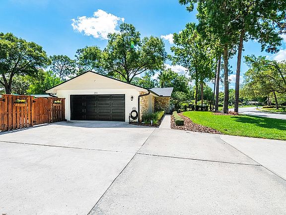 3rd image of 203 Blue Lake Dr