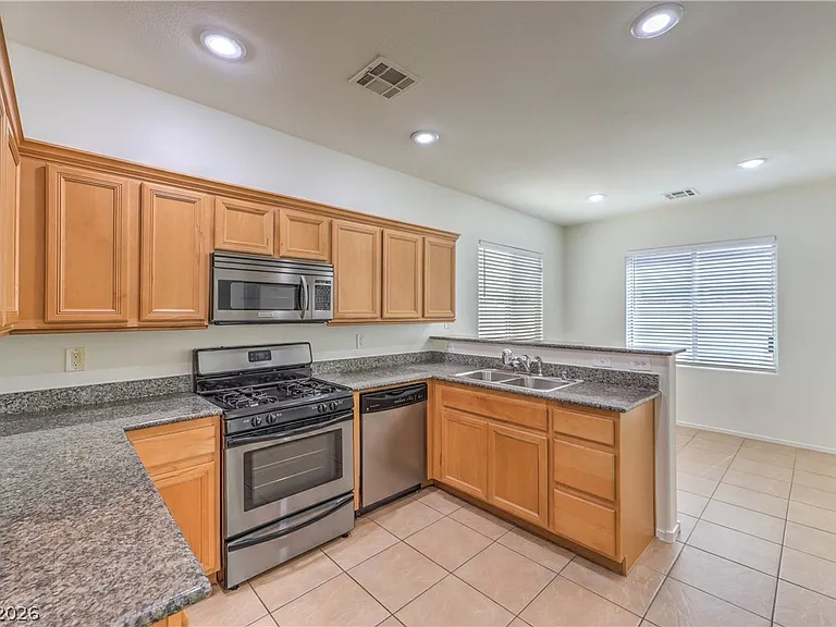 10939 Paradise Rd — Photo 7