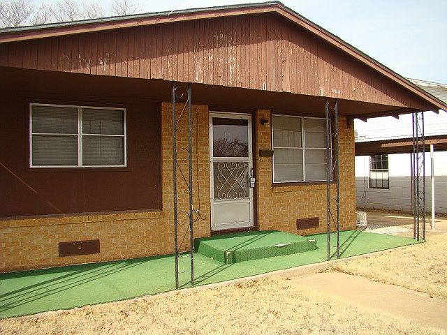 1st image of 204 S Yosemite St
