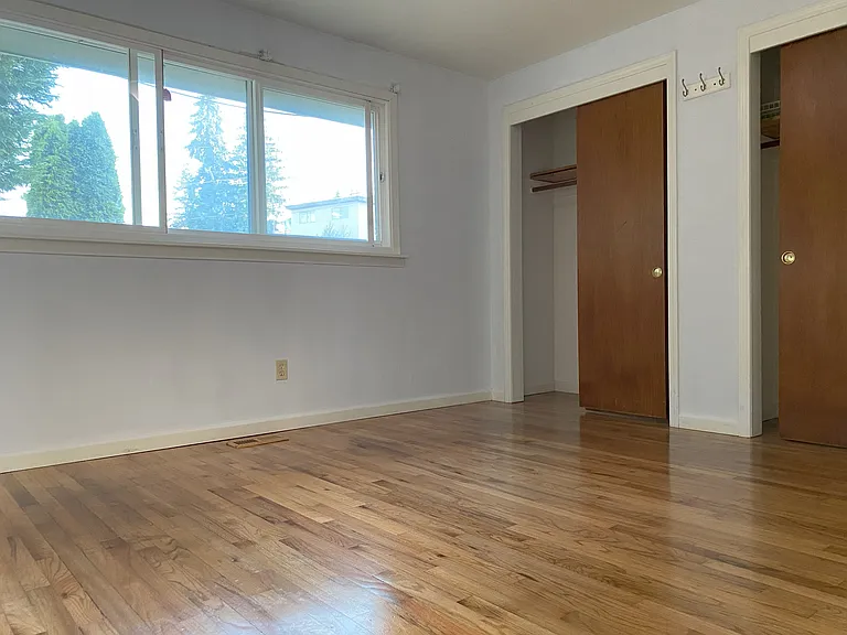 2722 S 125th Pl — Photo 16