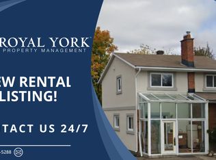 17 Kingsbury Ave #2, Ottawa, ON K2G3E5