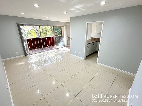 3rd image of 7546 W Hampton Ave #305-1/2