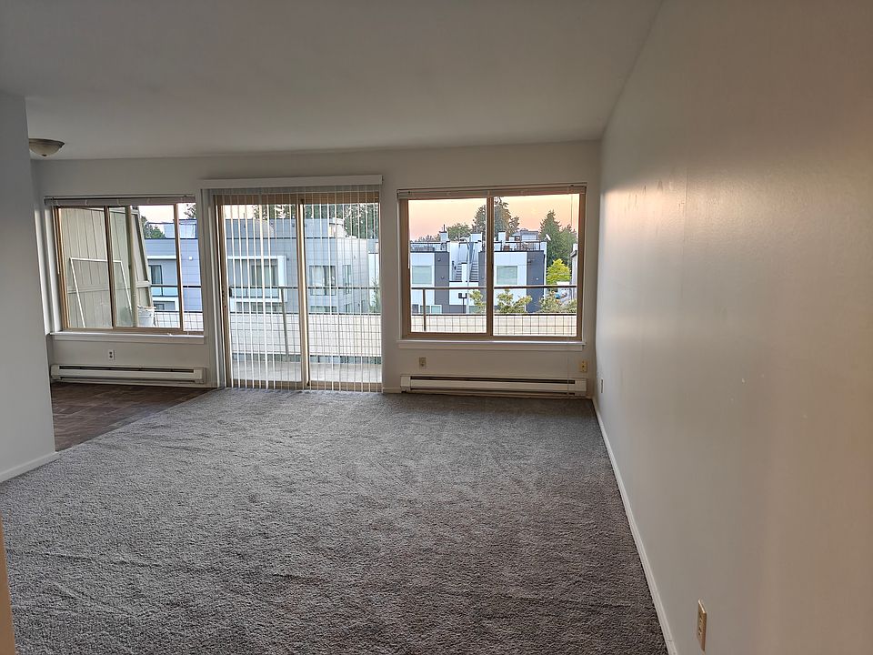 1st image of 8450 Delridge Way SW APT 3E