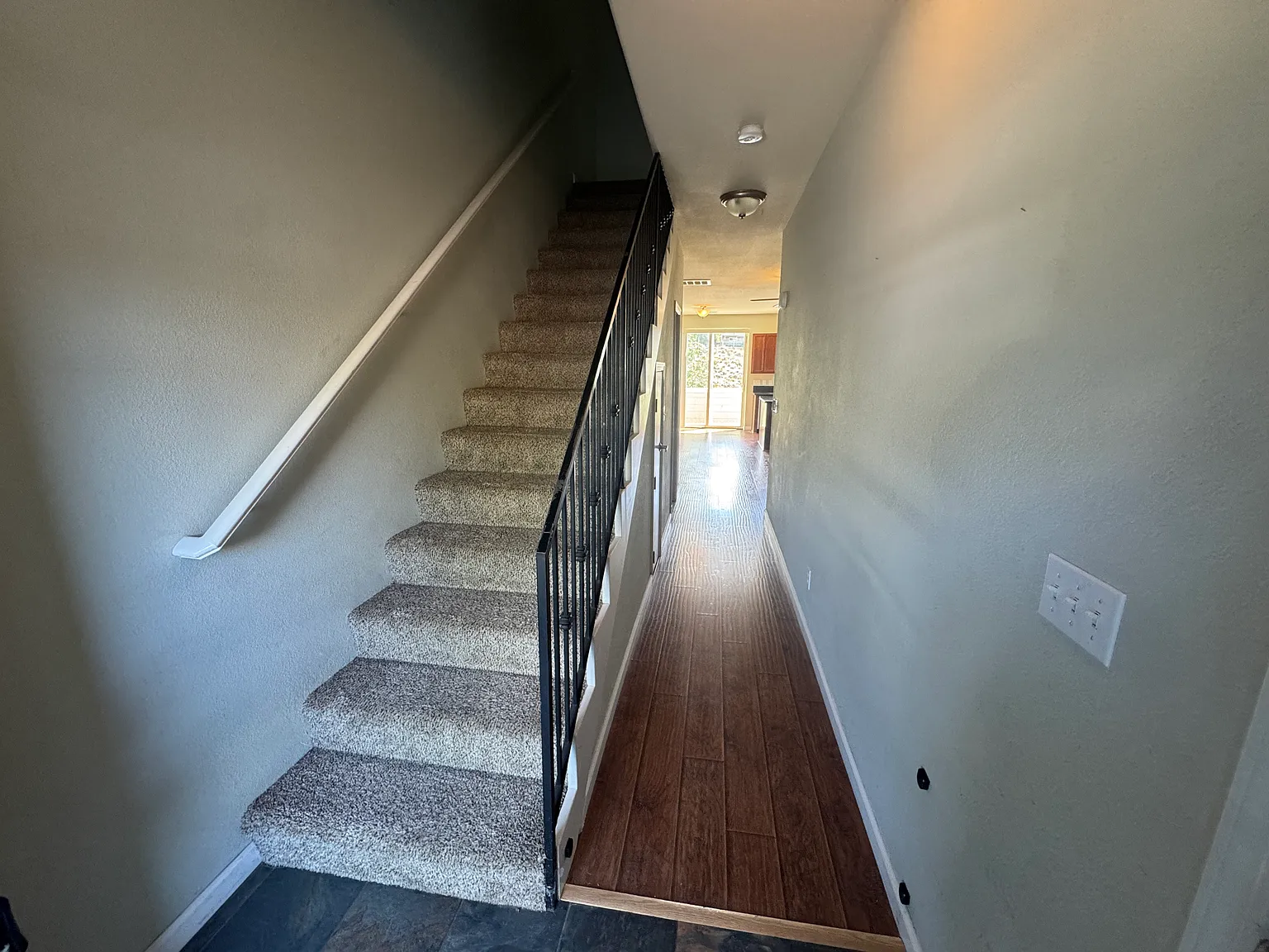 2 bed, 2.5 bath, 1342 sqft, $1,995 — Photo 3