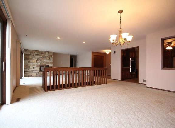 3rd image of 62473 Shorewood Ln