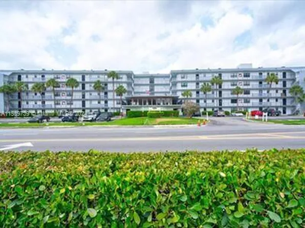 9233 SW 8th St APT 201, Boca Raton, FL 33428