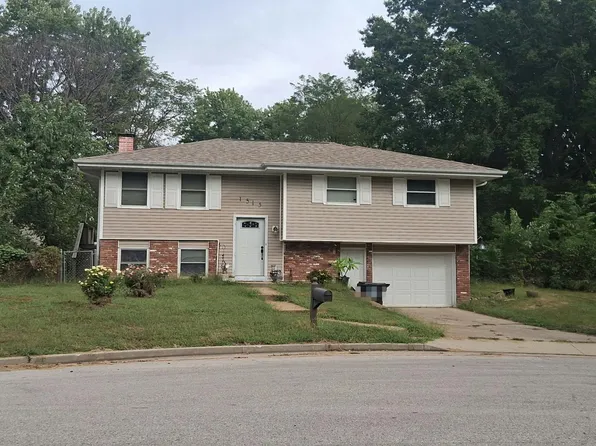 1515 Fairlawn Ct, Jefferson City, MO 65109