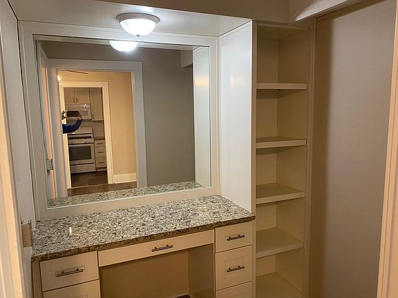 3rd image of 5102 Capitol Ave