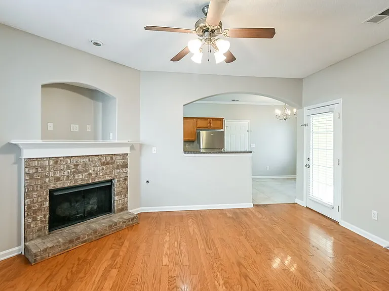 10186 Sorrento Pl — Photo 4