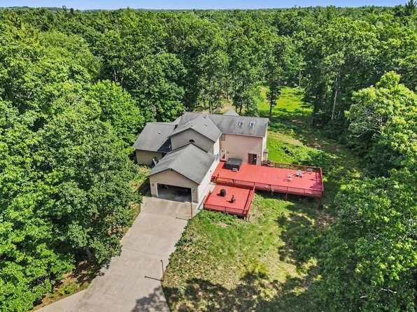 3071 W White Lake Dr, Whitehall, MI 49461