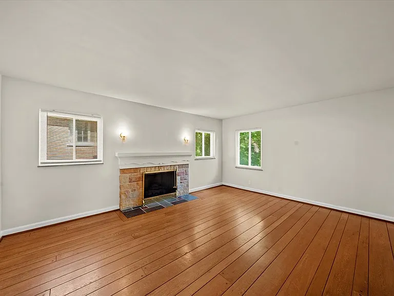 3151 Mozart Ave #2 — Photo 3