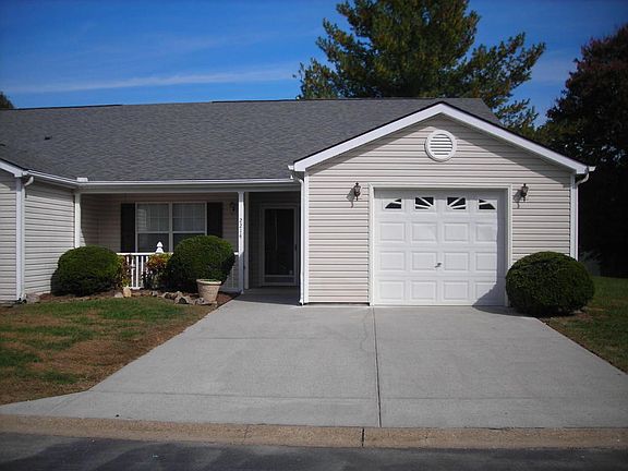 3rd image of 2214 Hickory Manor Way
