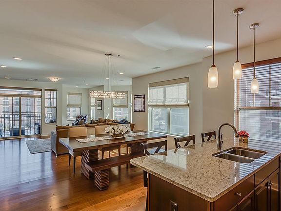 4th image of 1219 Napoleon St Unit 201