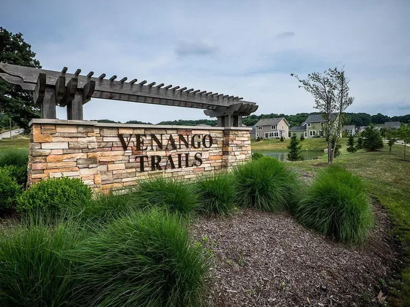 2007 Hemlock Ln, Mars, PA 16046