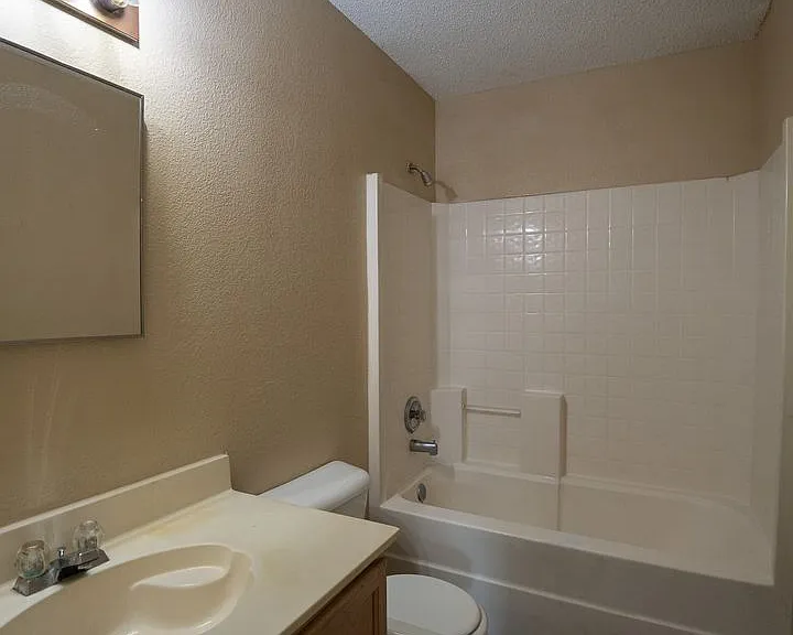 3841 Meredith Ln — Photo 5