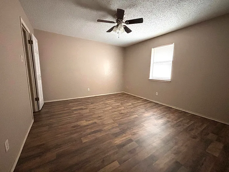 2210 W Elisa Ln — Photo 56
