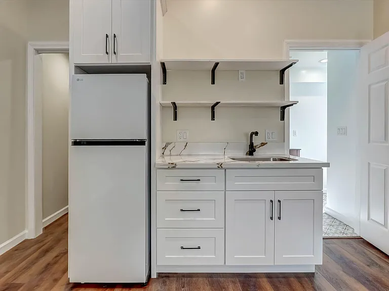 17095 Kingsbury St #B — Photo 3