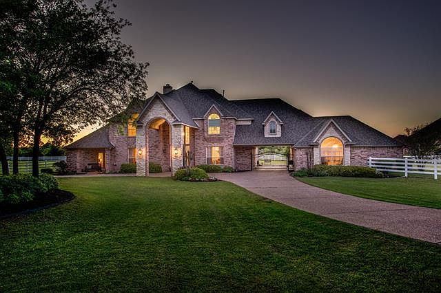 1st image of 1300 Lakeside Ct