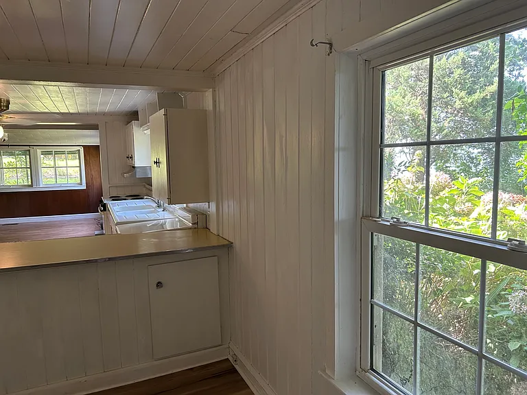 130 Johnson Point Rd — Photo 2