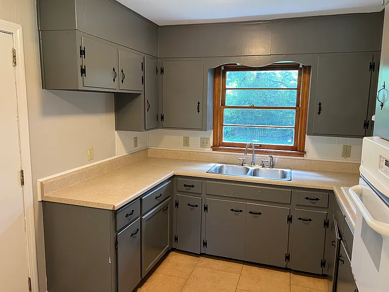 602 Austin Dr NW — Photo 32
