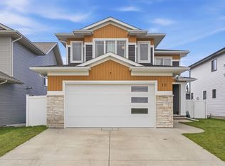 10 E Mitchell Cres, Blackfalds, AB T4M 0H4