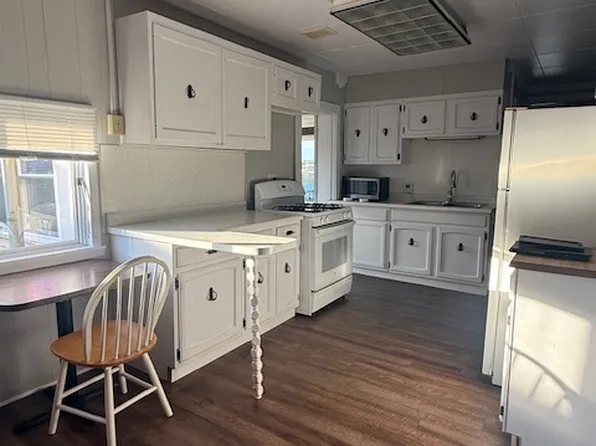 107 W Main St #B, Beach City, OH 44608