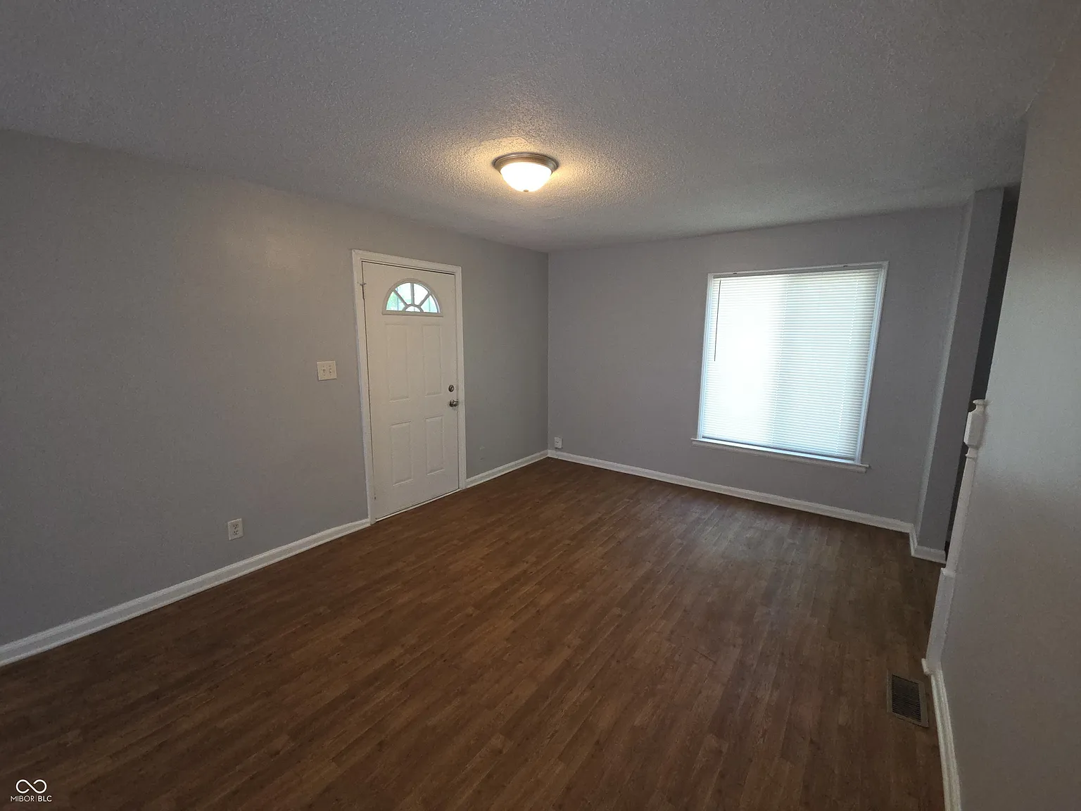 2 bed, 1.0 bath, 1728 sqft, $950 — Photo 4