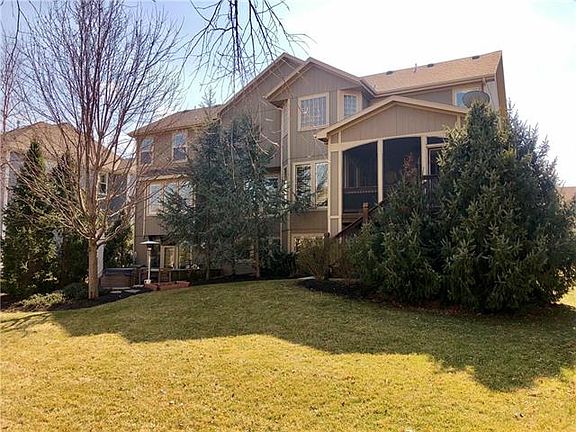 3rd image of 9308 W 158th St