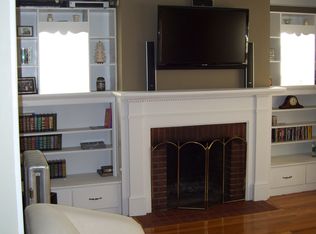 24 Westernview St, Springfield, MA 01108