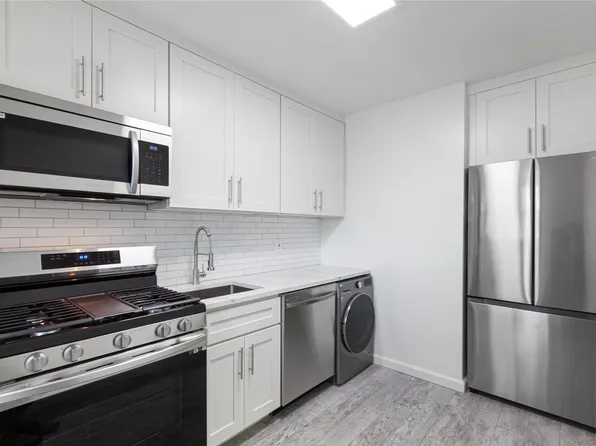 75-09 217 Street 1st Fl, Bayside, NY 11364