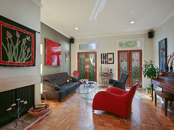 3rd image of 915 Ursulines Ave