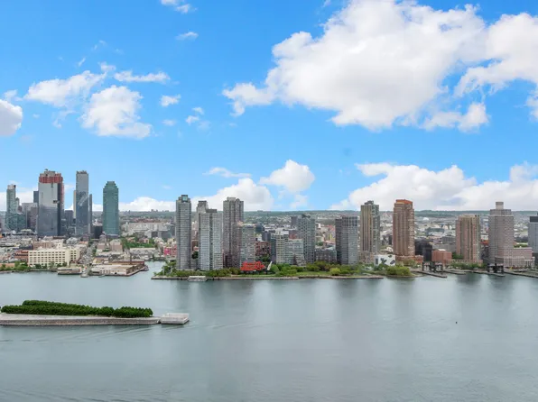 50 United Nations Plaza image 4 of 30