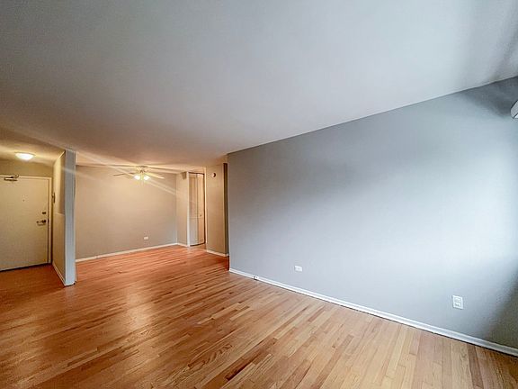 2nd image of 738 W Buena Ave #1