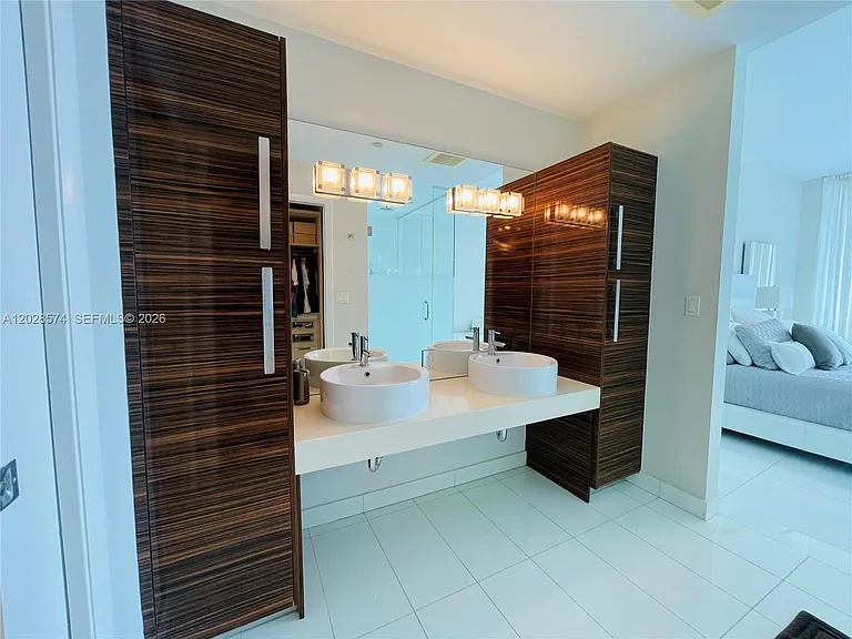 2020 N Bayshore Dr #2008 — Photo 24
