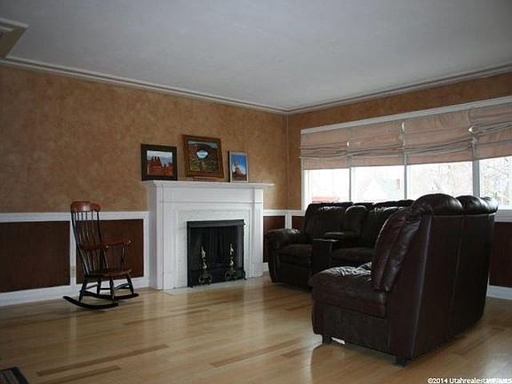 Living Room (1)