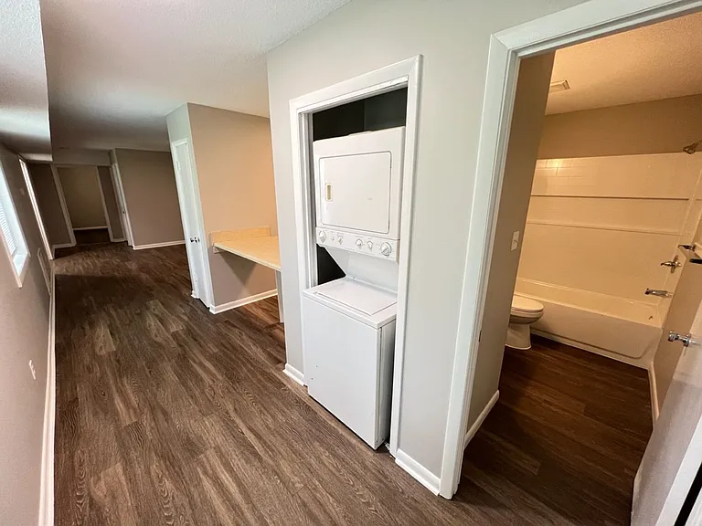 Ligon Apartments- 2900 Ligon St — Photo 6