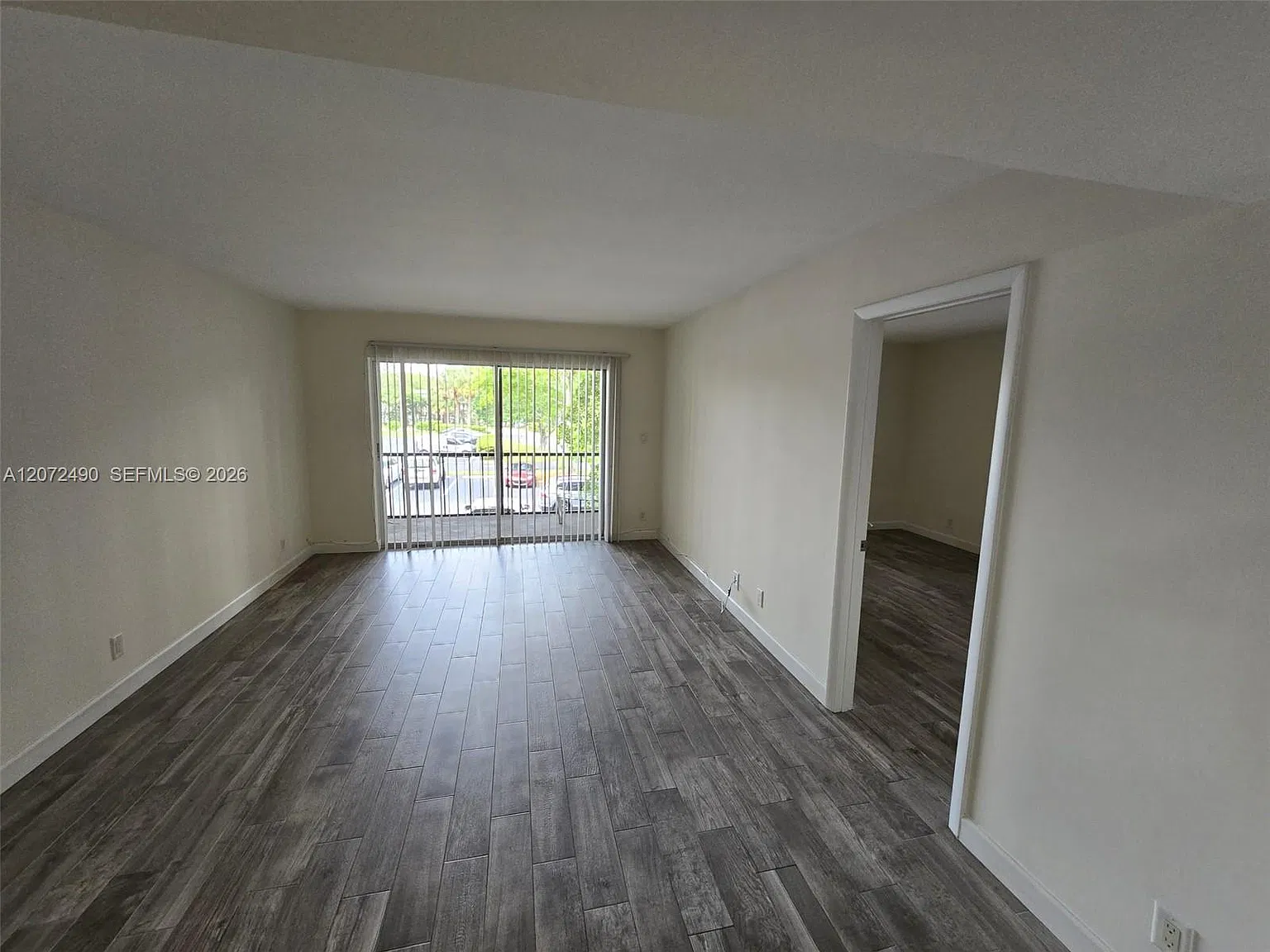 470 NW 20th St — Photo 4