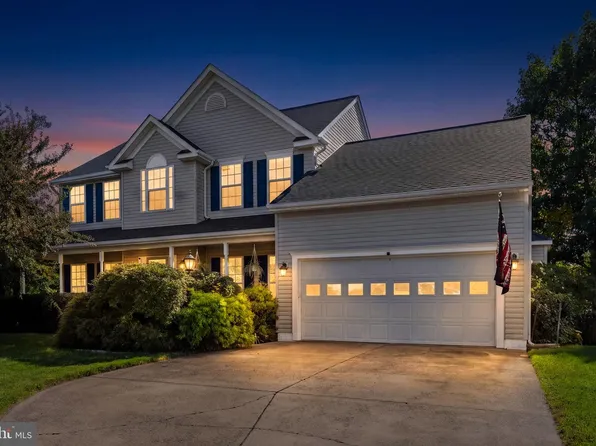 215 Fox Chase St, Warrenton, VA 20186