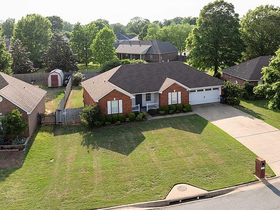 3rd image of 305 Crain Dr