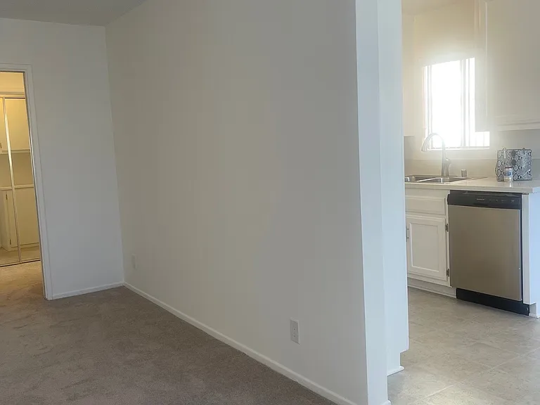 Unit 15 - Studio Floorplan