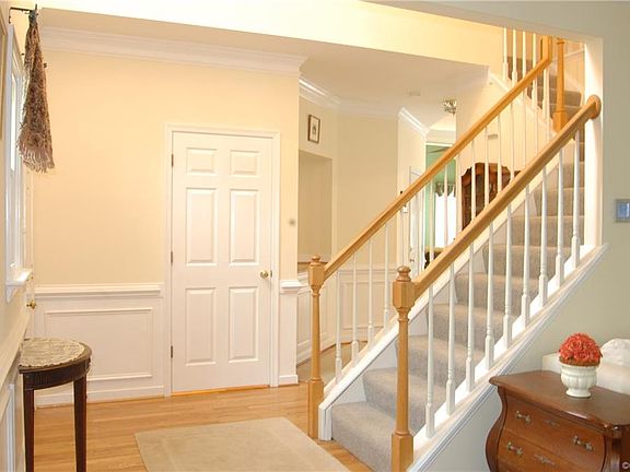 2nd image of 10084 Amelia Manor Ct